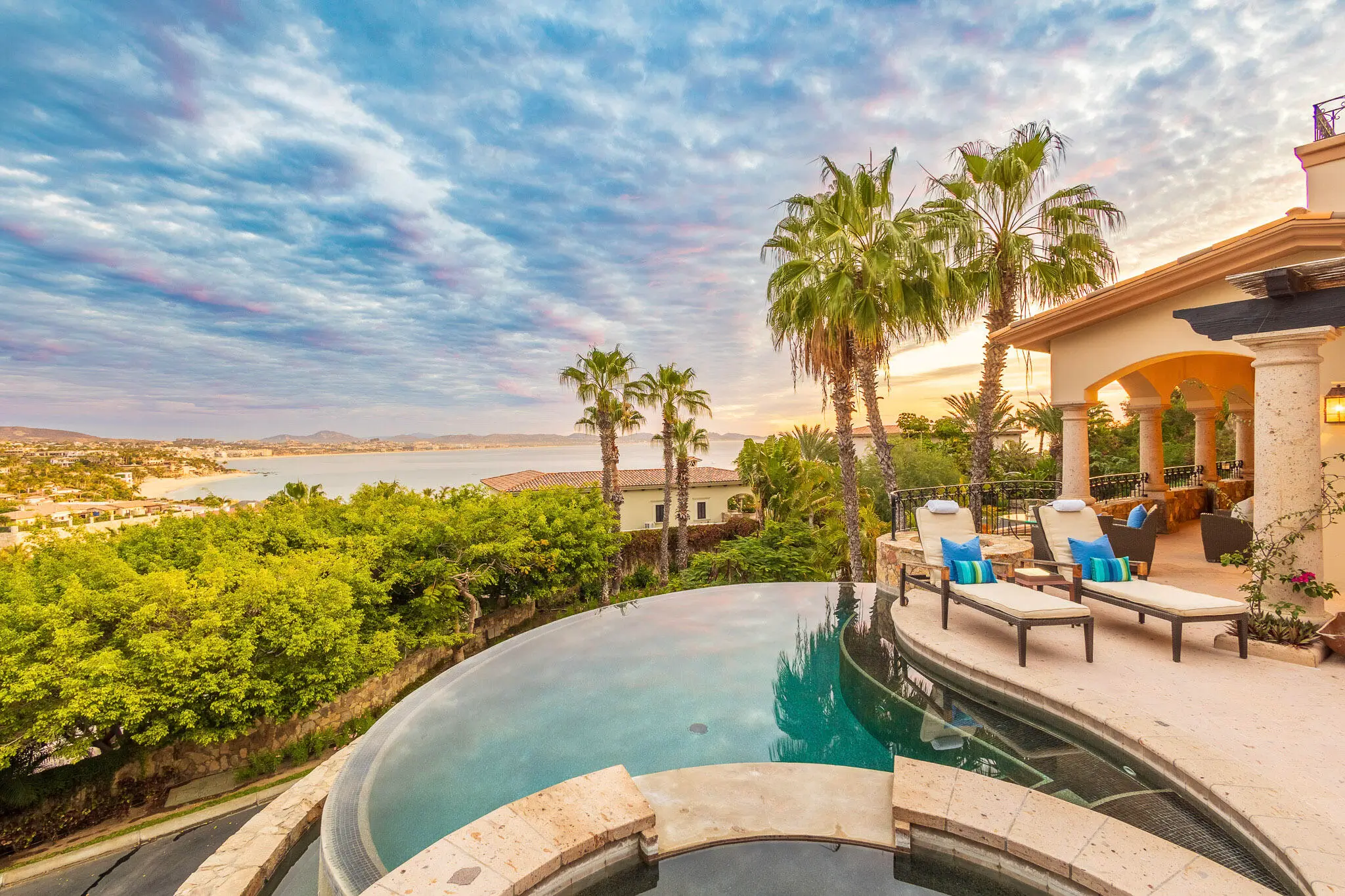 Custom Luxury Homes in Querencia