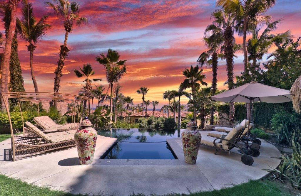 Querencia Section 28- Ocean Residences This luxury four-bedroom Ocean Residence offers an exceptional blend of comfort, elegance and breathtaking ocean for sale